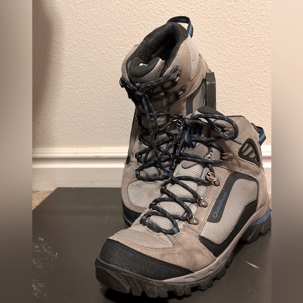 Quechua Men's Gray Hiking Boots